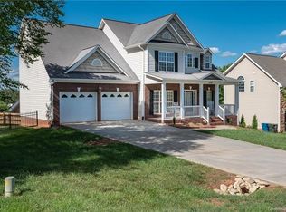 4760 Meadow Lark Ln, Hickory, NC 28602