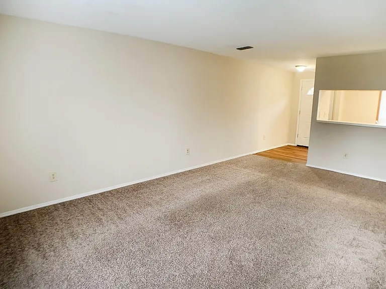 Woodhills Apartments — Photo 53
