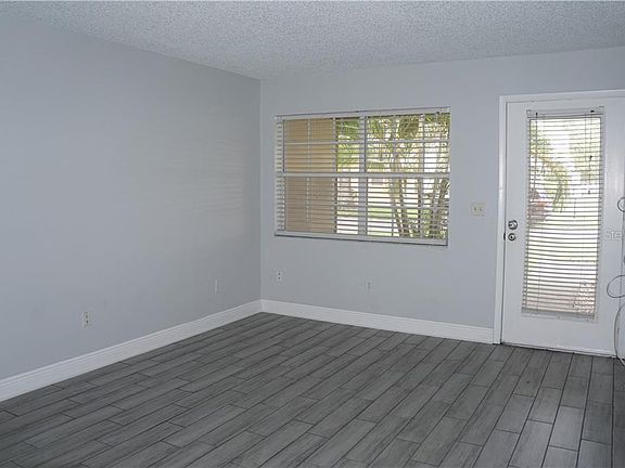 5th image of 3505 Pine Knot Dr