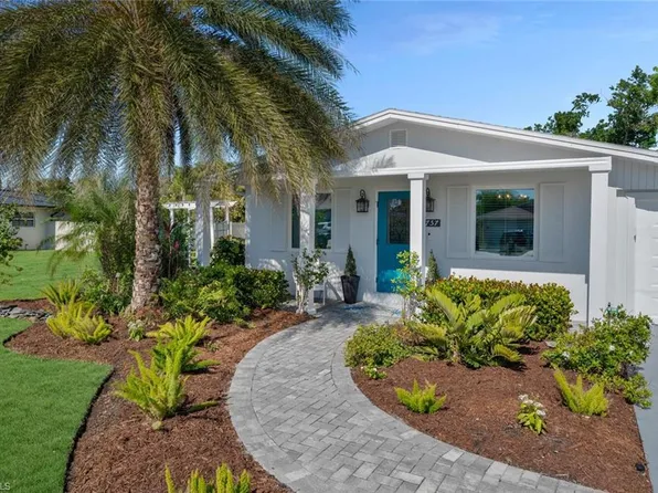 757 101st Ave N, Naples, FL 34108