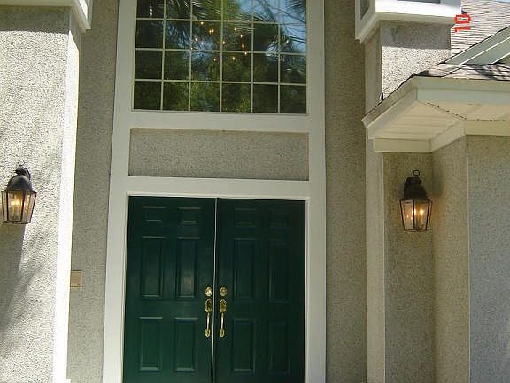 Front walkway to enterance