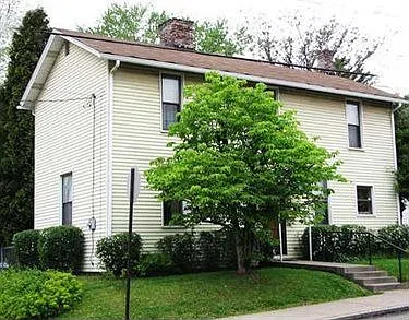 300 N Elm St photo 1