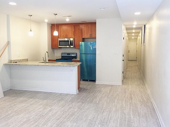 2nd image of 2154 N Cleveland Ave #B