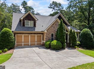 425 Wyndward Point Dr, Hartwell, GA 30643