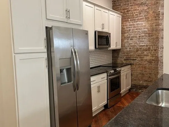 102 W Summit Hill Dr APT 204, Knoxville, TN 37902