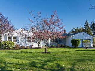 10 Vince Rd, Somerset, NJ 08873