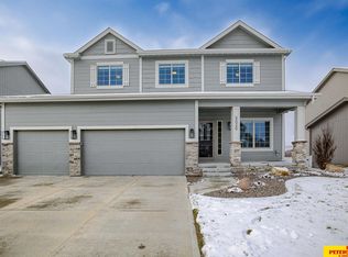 5020 N 181st St, Elkhorn, NE 68022