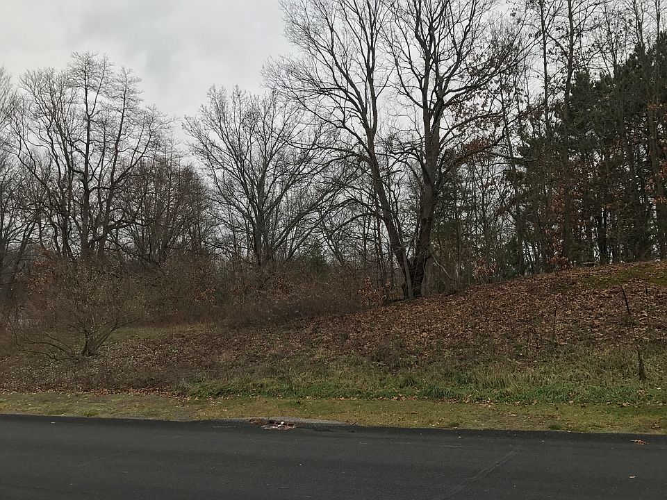 2nd image of 8884 Pine Acres Dr