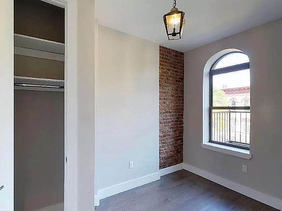 5th image of 411 Menahan St #3R