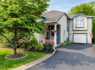 32 Coventry Cir, Mahopac, NY 10541