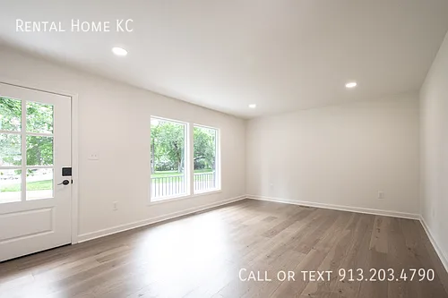 8400 W 93rd St — Photo 10
