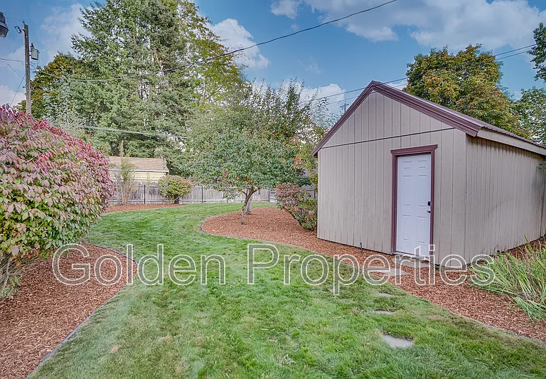 944 N 7th St — Photo 19