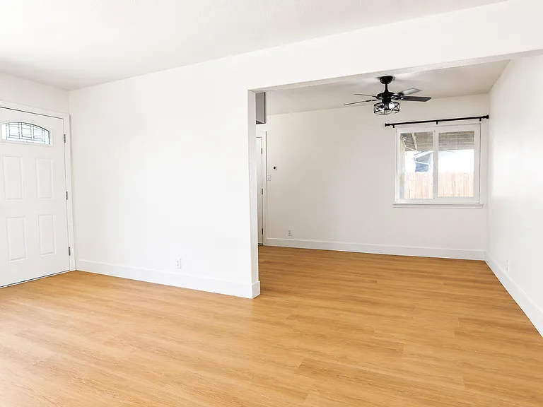 706 Edan Ave — Photo 16