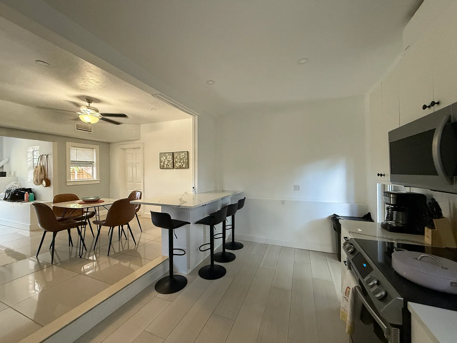 2 bed, 900 sqft, $1,950 — Photo 2