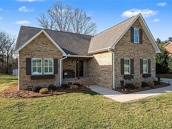 3rd image of 613 Fly Fisher Dr