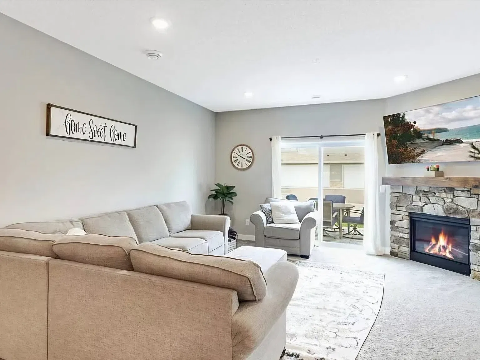 4 bed, 2.5 bath, 2187 sqft, $2,795 — Photo 4