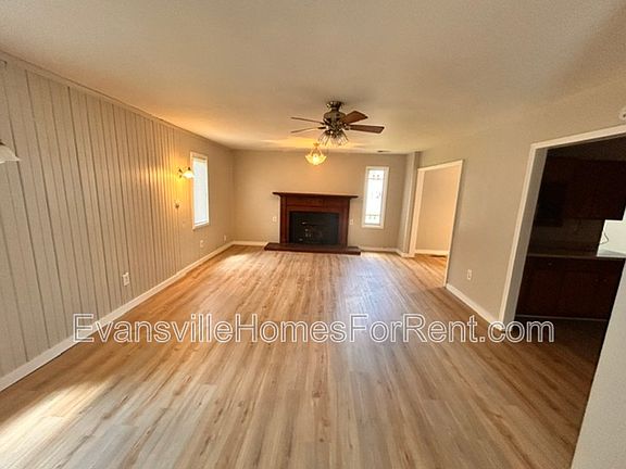 4th image of 300 N Park Dr