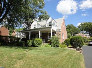 909 Edgewood Dr, Springfield, PA 19064