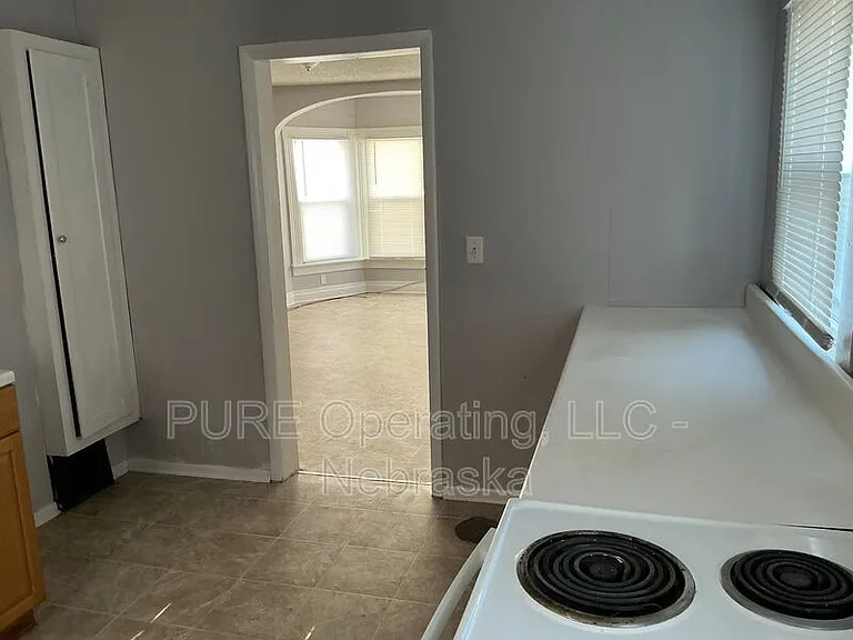 810 E Erie St #1 — Photo 5