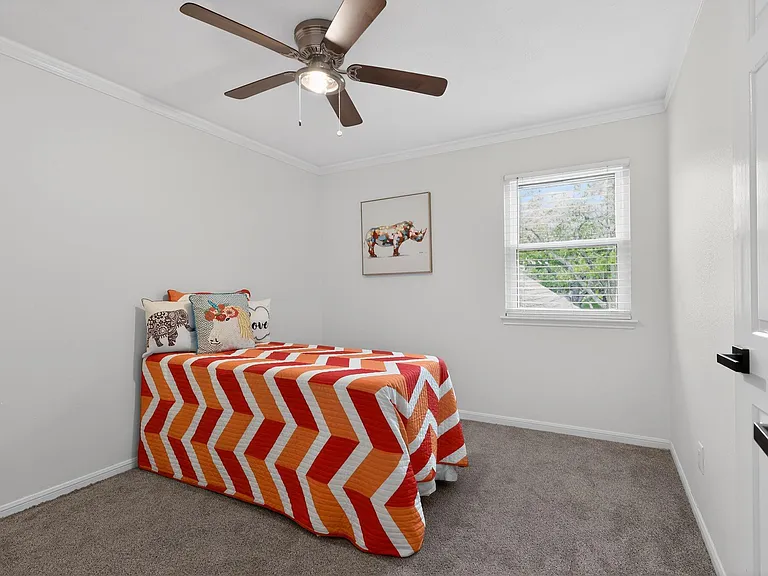 417 W Hillary Cir — Photo 26