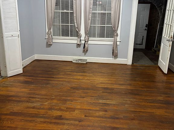 5th image of 419 Thompson St #A