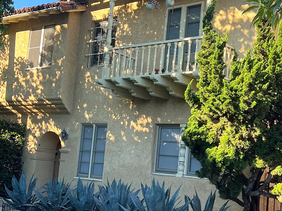 345 S Cochran Ave #5