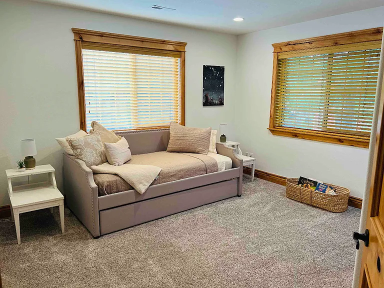 1051 W Willow Lake Loop — Photo 11