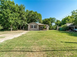 807 Seven Oaks Rd, Bonham, TX 75418