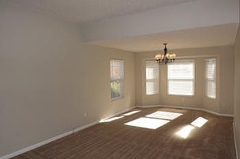 4th image of 4992 Summerset Dr