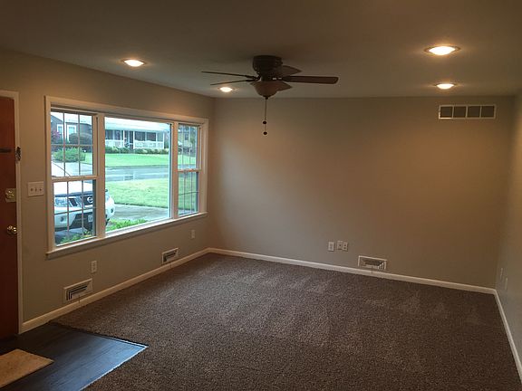 4th image of 229 SE Newton Dr
