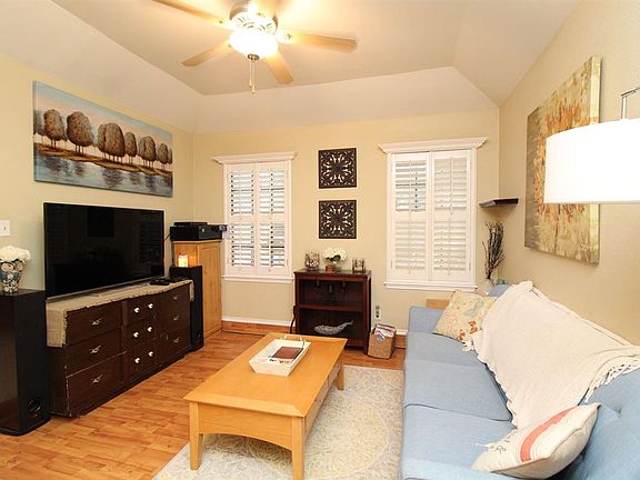 5th image of 1801 Woodland Dr