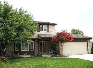 44618 Forest Trail Dr, Canton, MI 48187