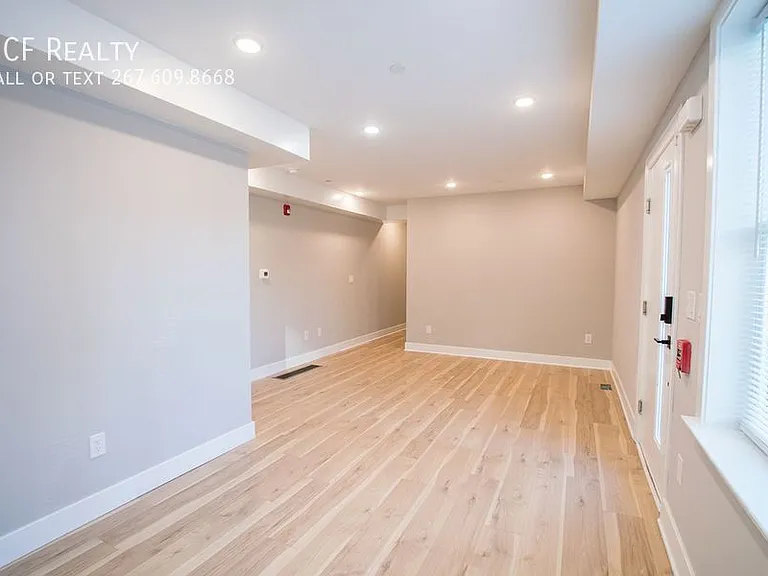 4926 Locust St #1 — Photo 3