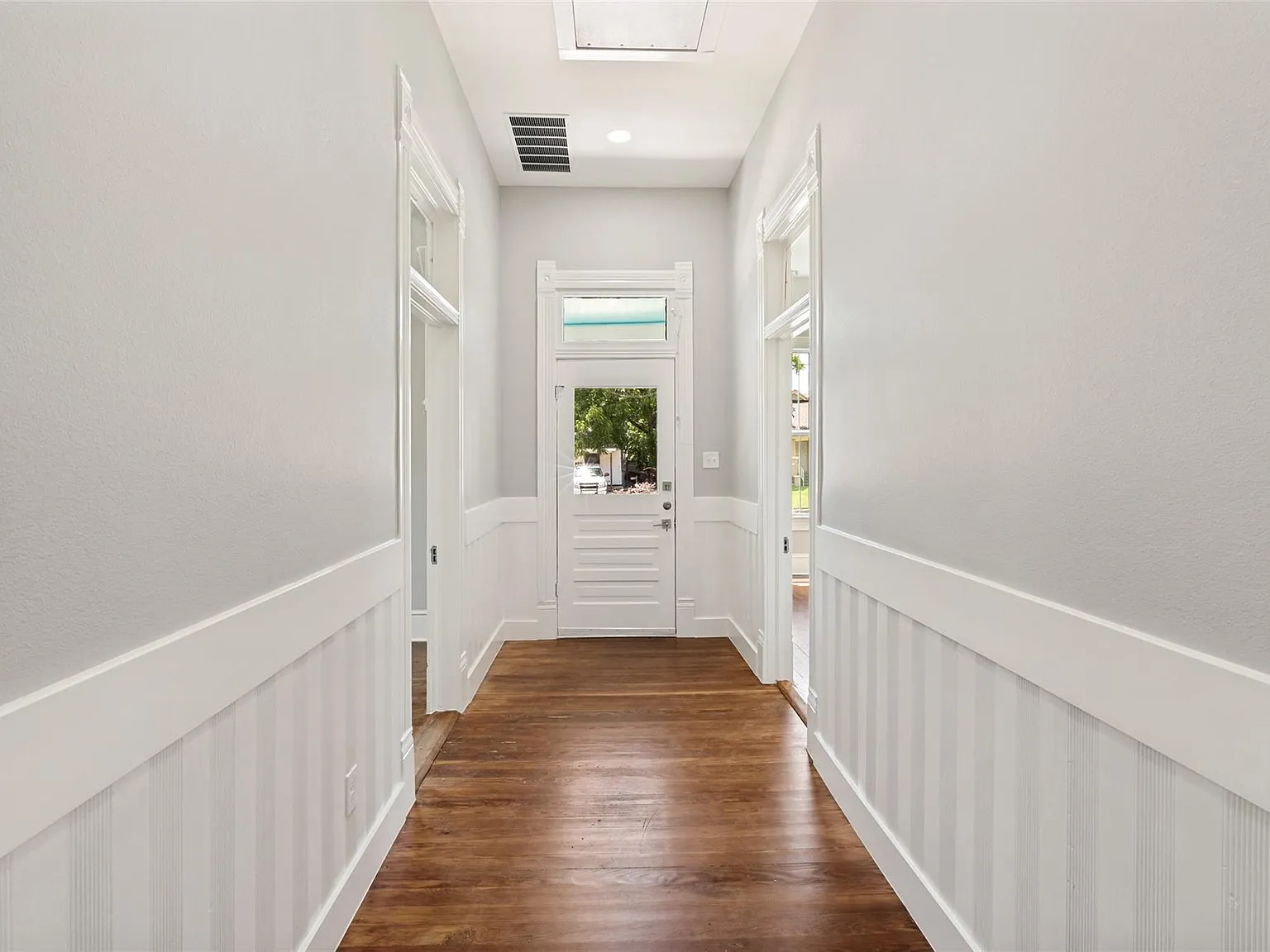2 bed, 2.0 bath, 1311 sqft, $3,400 — Photo 3