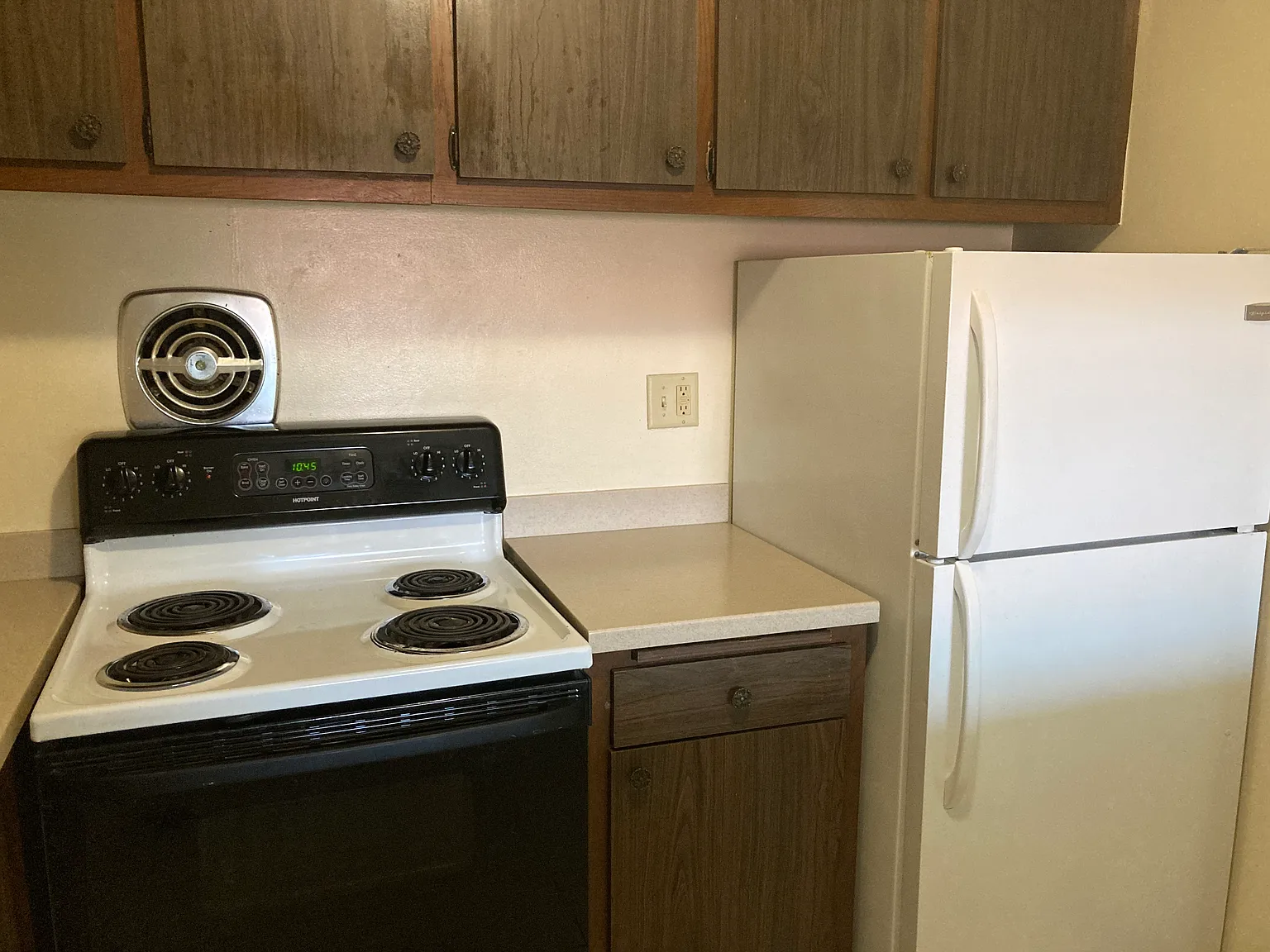2 bed, 1.5 bath, 1000 sqft, $1,199 — Photo 2