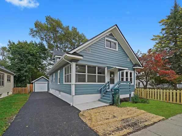 1009 Augusta Ave, Elgin, IL 60120