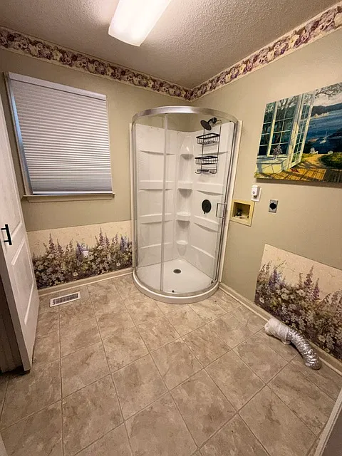 4 bed, 2900 sqft, $2,500 — Photo 4