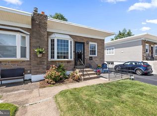 209 Acres Dr, Ridley Park, PA 19078