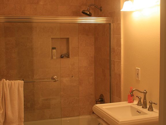 5th image of 328 Santa Monica Dr