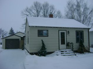 2021 1st Ave N, Grand Forks, ND 58203