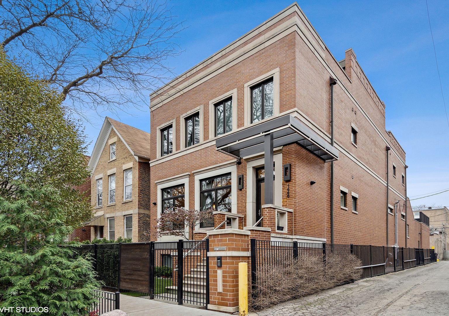 1660 N Oakley Ave, Chicago, IL 60647 | Zillow