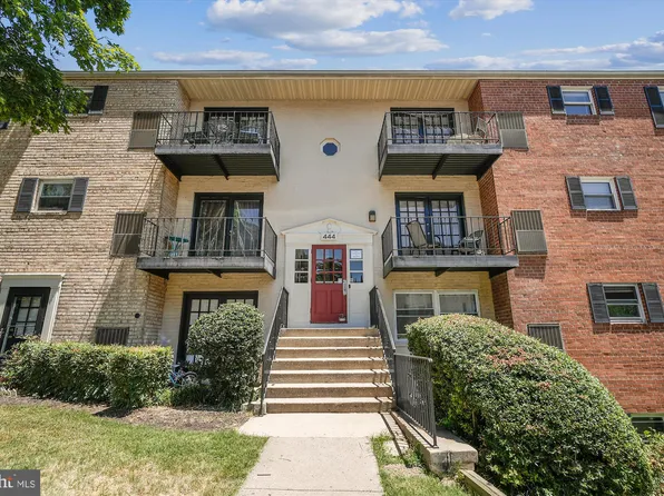 444 N Armistead St APT 304, Alexandria, VA 22312