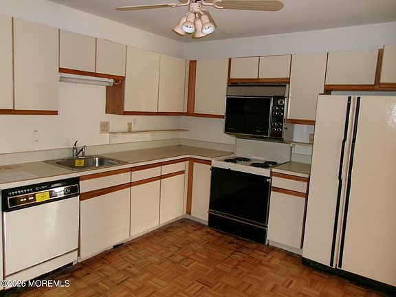 2nd image of 6 Harrow Place