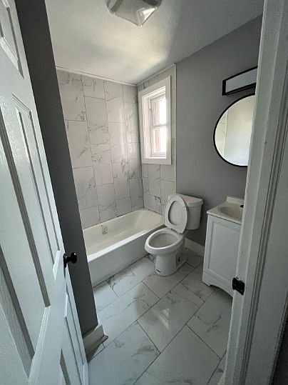 2nd image of 594-596 Ferry St #2