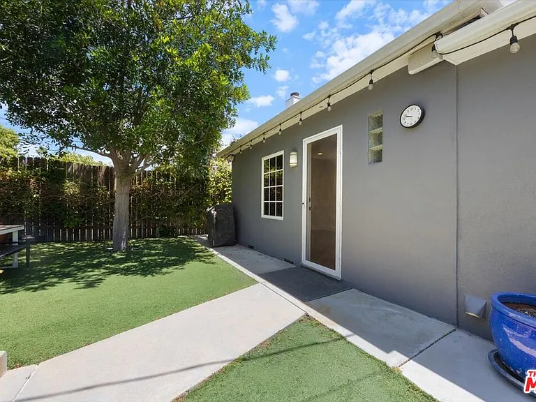 14041 Roblar Rd — Photo 31