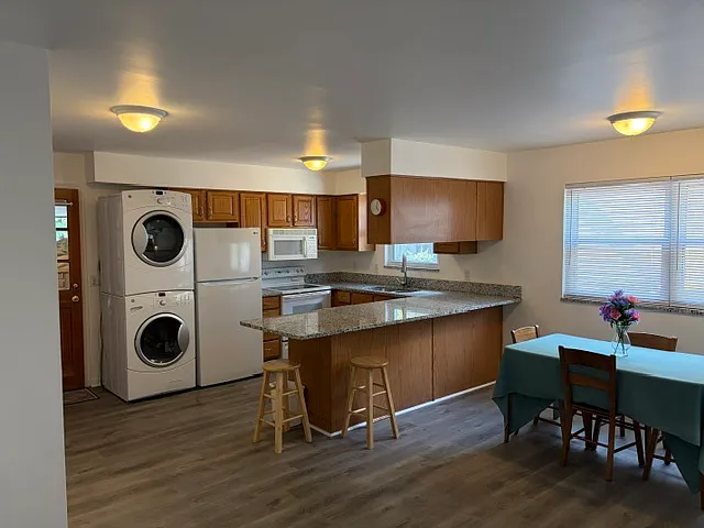 2 bed, 900 sqft, $1,500 — Photo 3