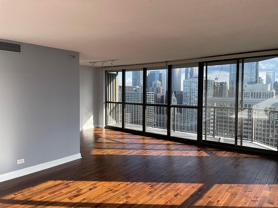 1st image of 12 E Ontario St #2014