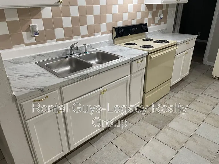 1738 Wright Ave #1 — Photo 2