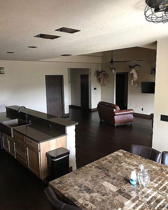 1st image of 831 Lake Valley Dr