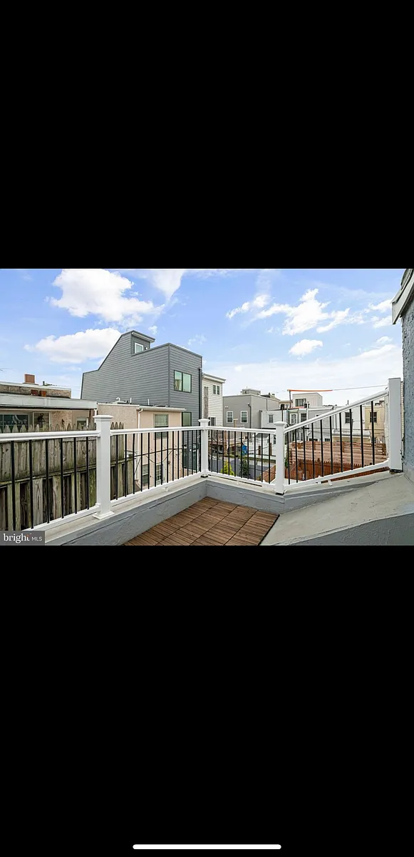 Building Photo - 2317 Gaul St #2